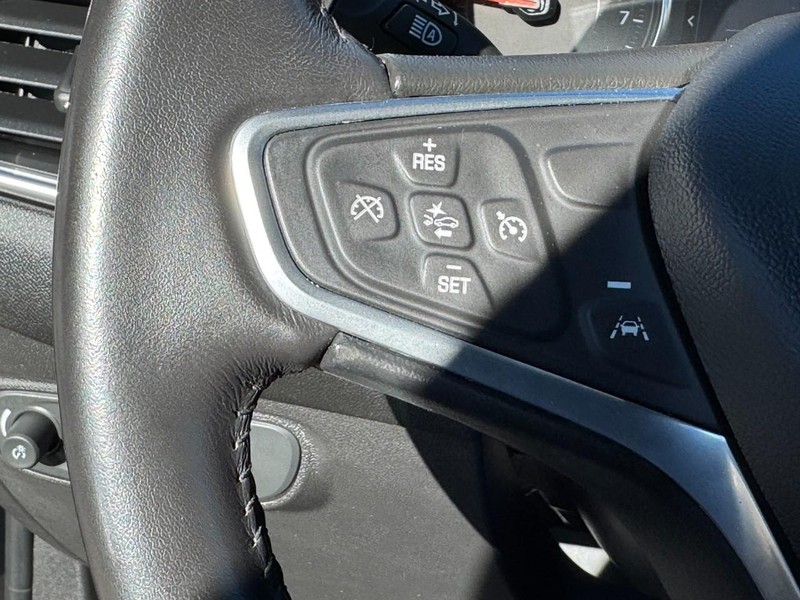 Chevrolet Equinox Vehicle Image 17