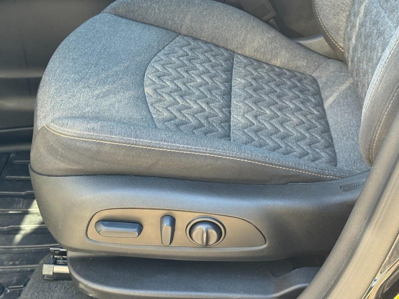 Chevrolet Equinox Vehicle Image 23