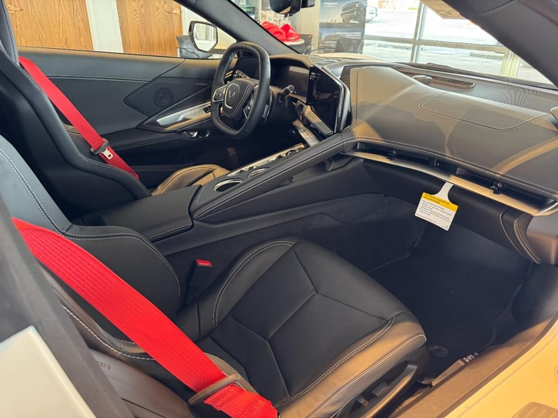 Chevrolet Corvette Vehicle Image 04