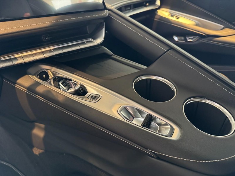 Chevrolet Corvette Vehicle Image 09