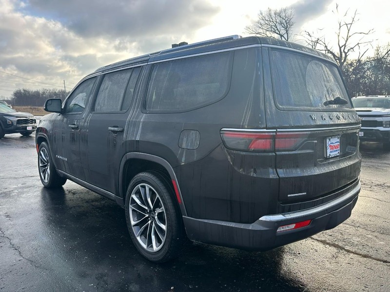 Jeep Wagoneer Vehicle Image 07