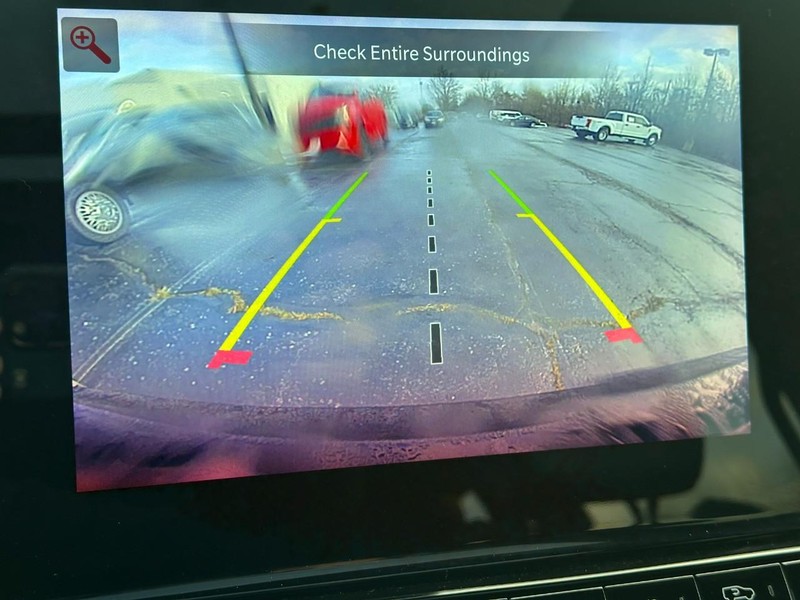 Jeep Wagoneer Vehicle Image 26