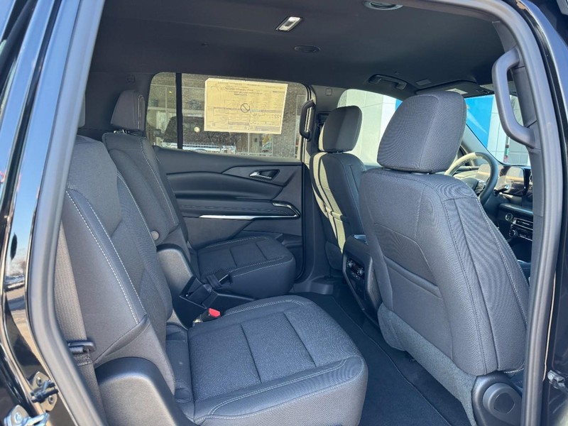 Chevrolet Traverse Vehicle Image 05