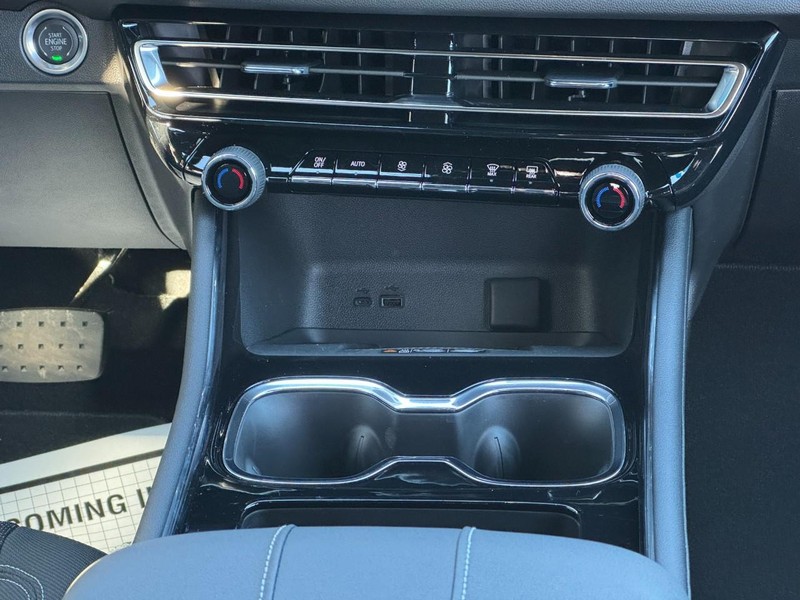 Chevrolet Traverse Vehicle Image 10