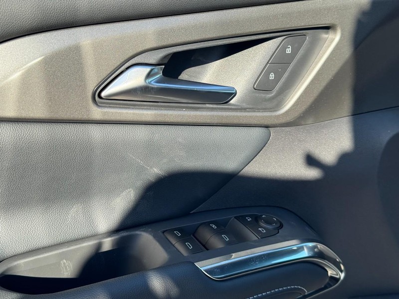 Chevrolet Traverse Vehicle Image 11