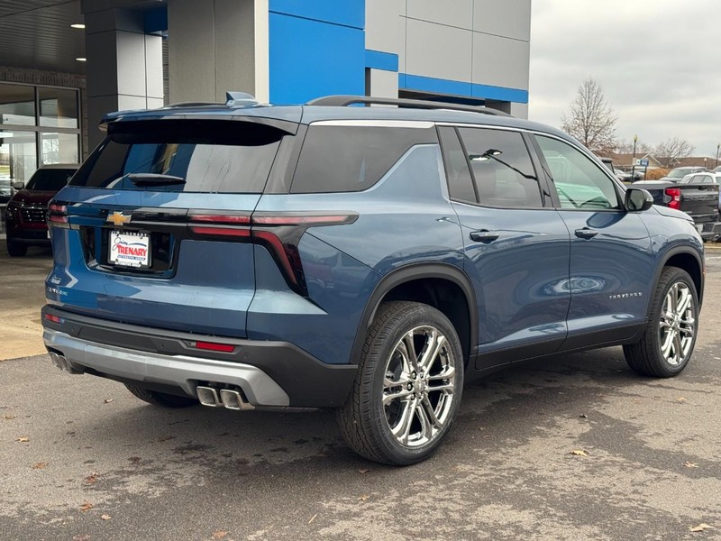 Chevrolet Traverse Vehicle Image 03