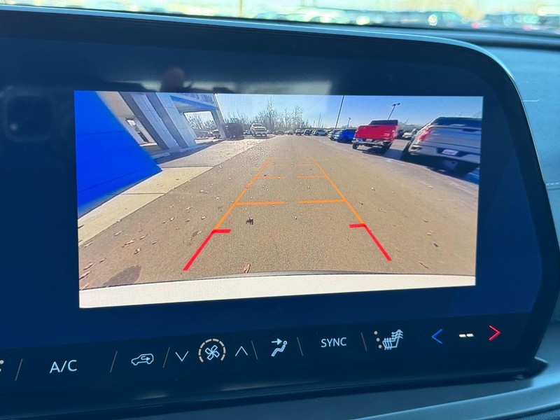 Chevrolet Traverse Vehicle Image 16