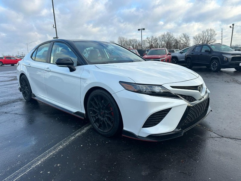 Toyota Camry Vehicle Image 02