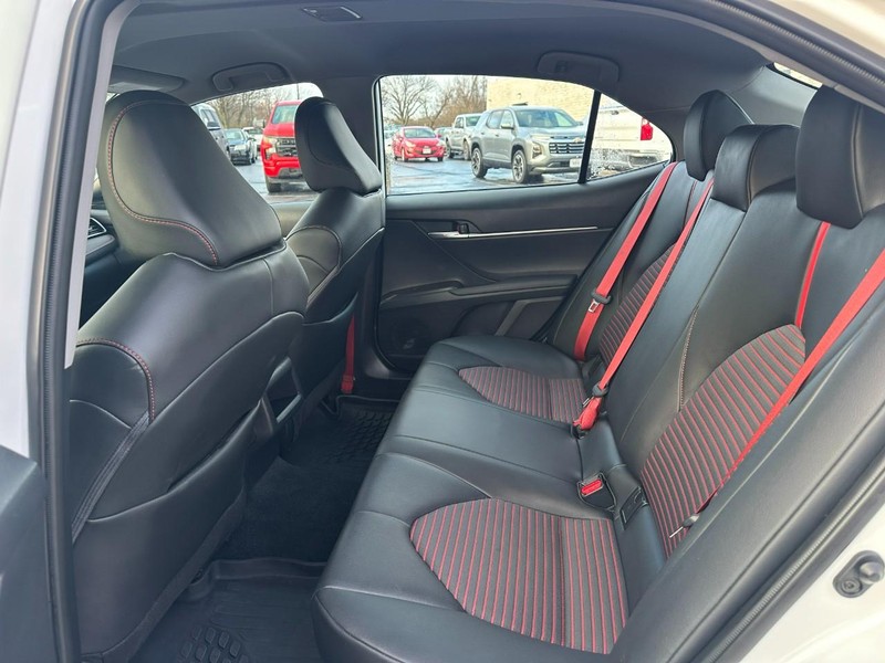 Toyota Camry Vehicle Image 10