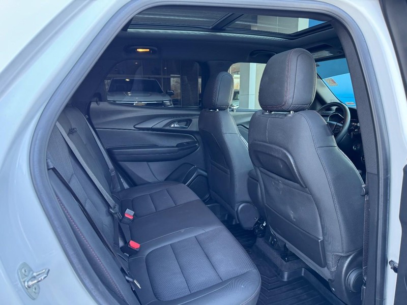 Chevrolet TrailBlazer Vehicle Image 11