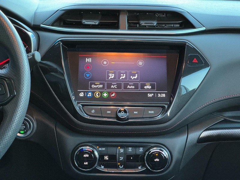 Chevrolet TrailBlazer Vehicle Image 14