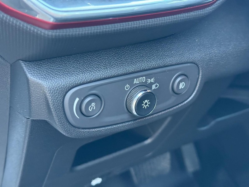 Chevrolet TrailBlazer Vehicle Image 17