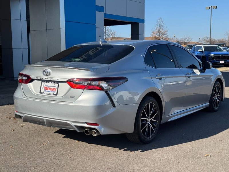 Toyota Camry Vehicle Image 03