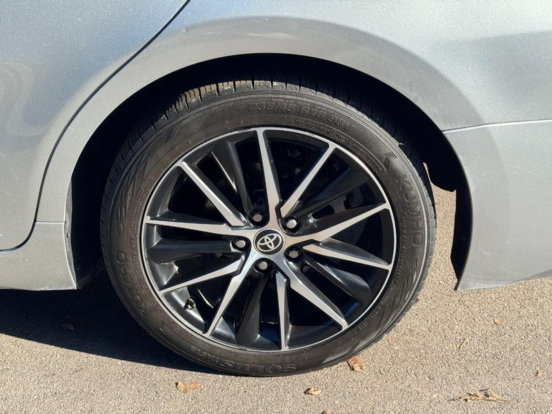 Toyota Camry Vehicle Image 06