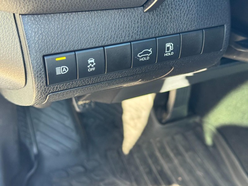 Toyota Camry Vehicle Image 15