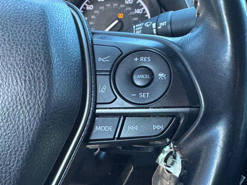 Toyota Camry Vehicle Image 17