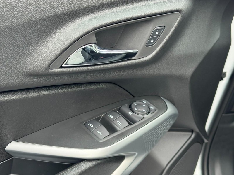 Chevrolet Trax Vehicle Image 10