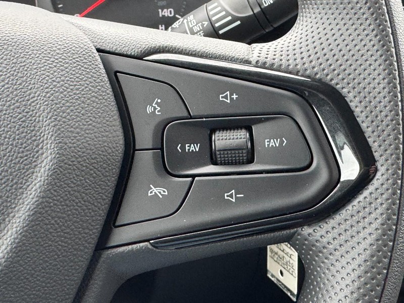 Chevrolet Trax Vehicle Image 14