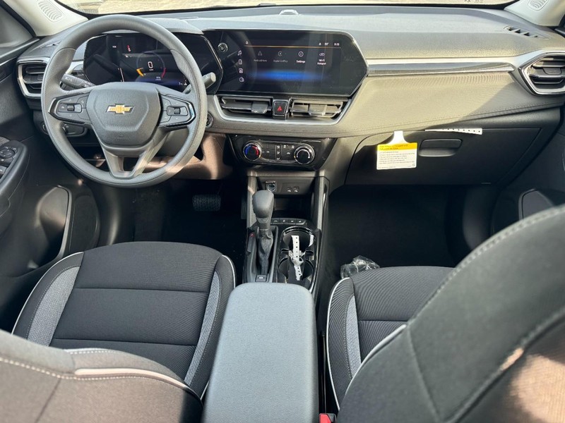 Chevrolet TrailBlazer Vehicle Image 06