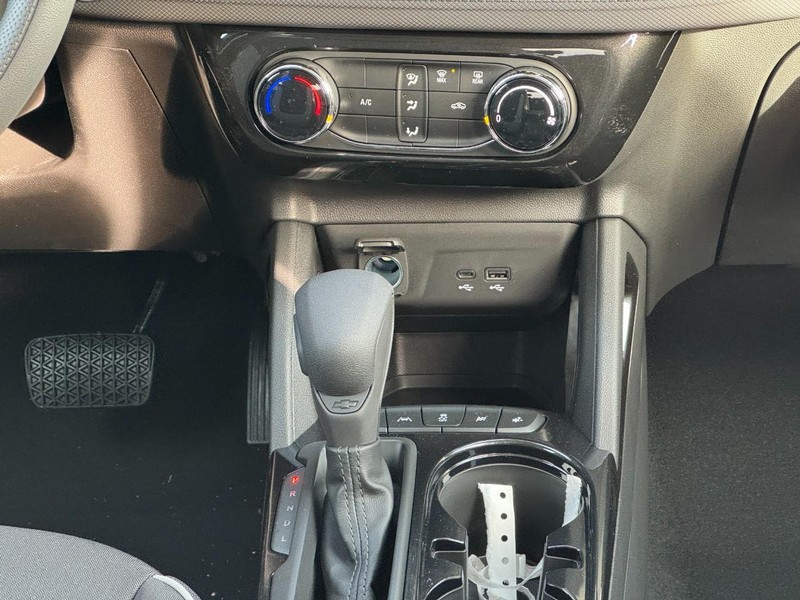 Chevrolet TrailBlazer Vehicle Image 09