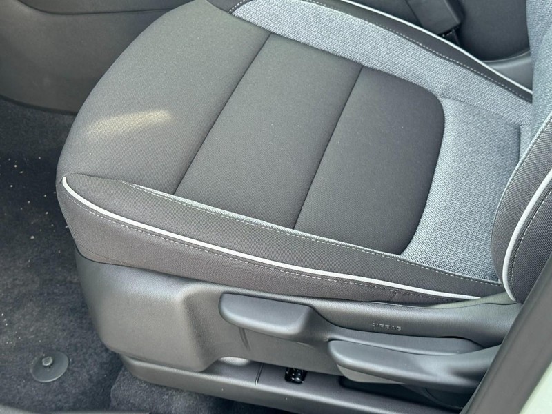 Chevrolet TrailBlazer Vehicle Image 11