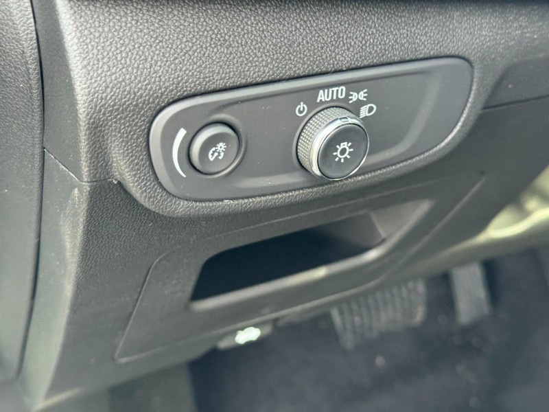 Chevrolet TrailBlazer Vehicle Image 12