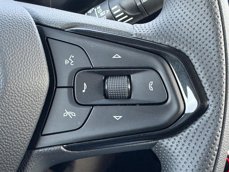 Chevrolet TrailBlazer Vehicle Image 14