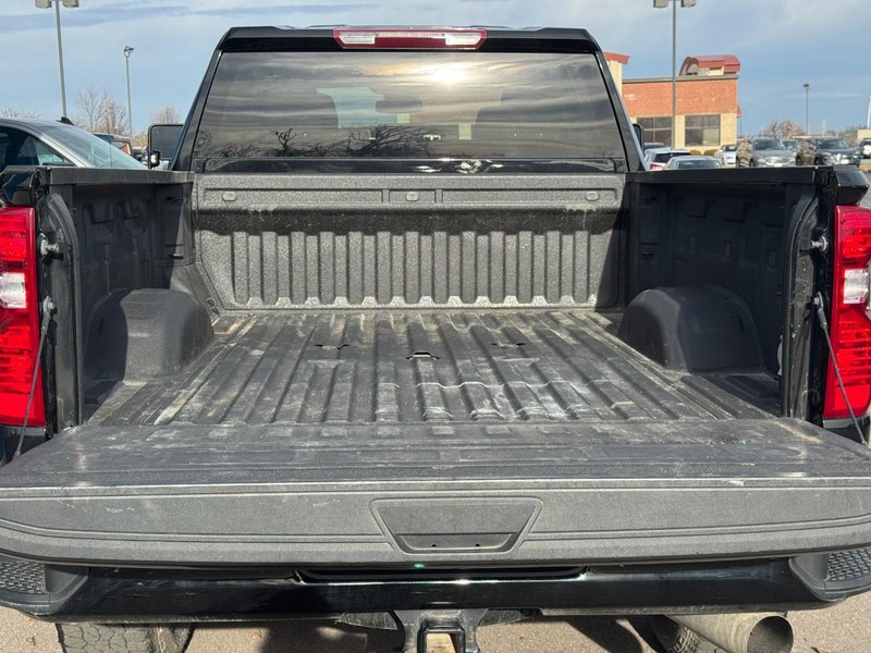 Chevrolet Silverado 2500HD Vehicle Image 04