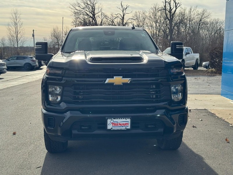 Chevrolet Silverado 2500HD Vehicle Image 09