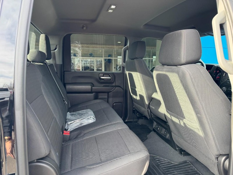 Chevrolet Silverado 2500HD Vehicle Image 10