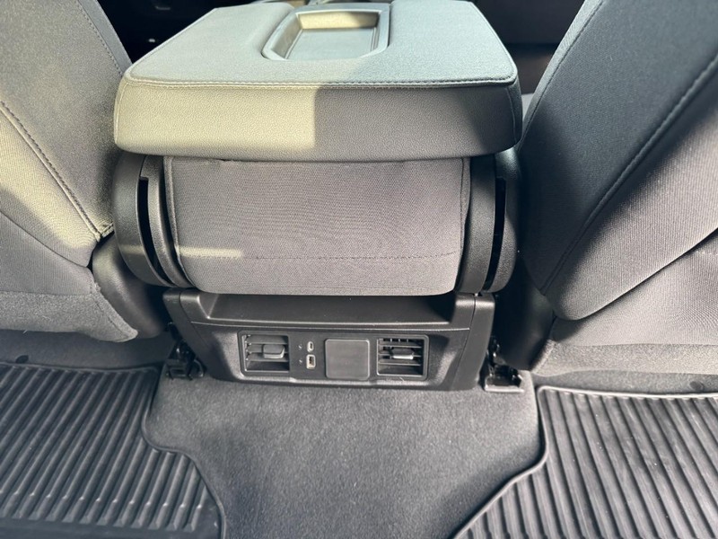 Chevrolet Silverado 2500HD Vehicle Image 16