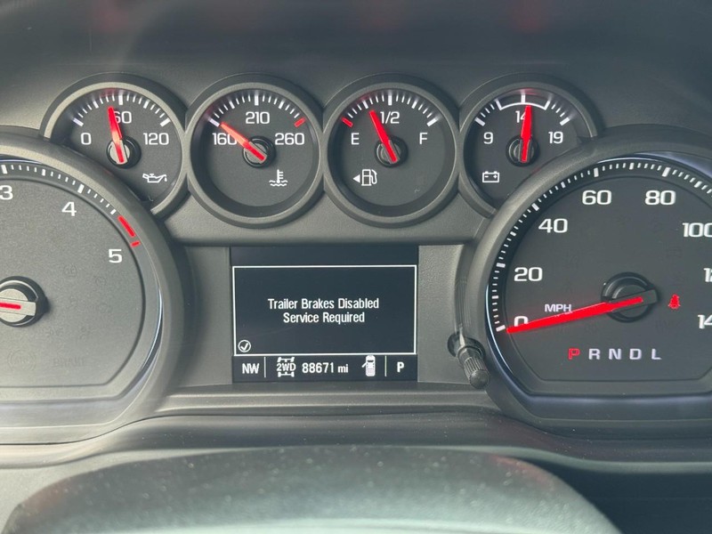 Chevrolet Silverado 2500HD Vehicle Image 19