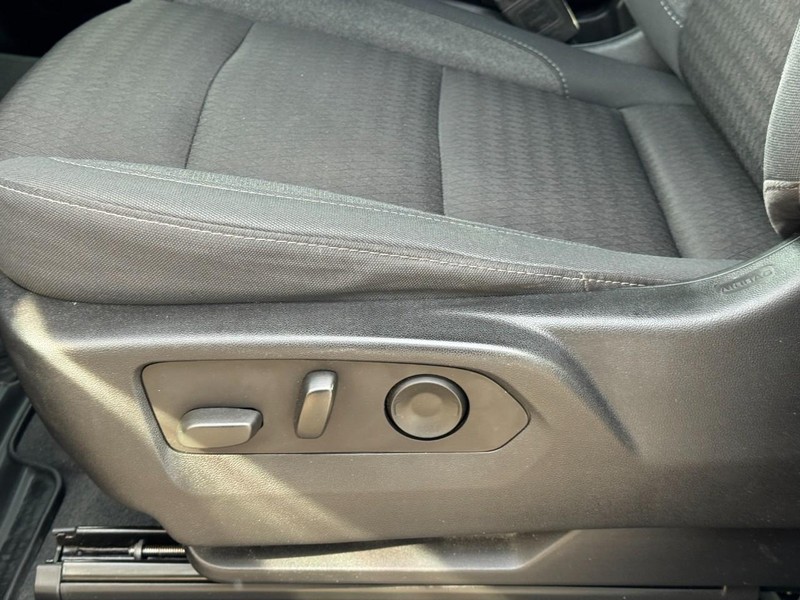 Chevrolet Silverado 2500HD Vehicle Image 22