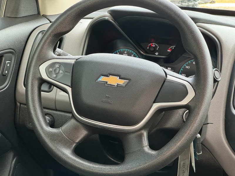 Chevrolet Colorado Vehicle Image 12