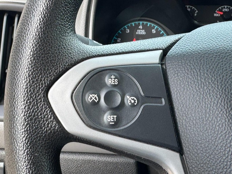 Chevrolet Colorado Vehicle Image 17