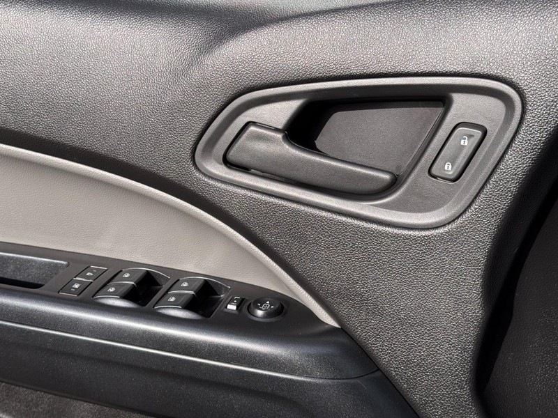 Chevrolet Colorado Vehicle Image 20