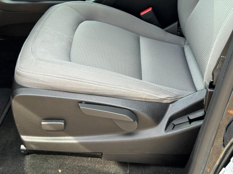 Chevrolet Colorado Vehicle Image 21