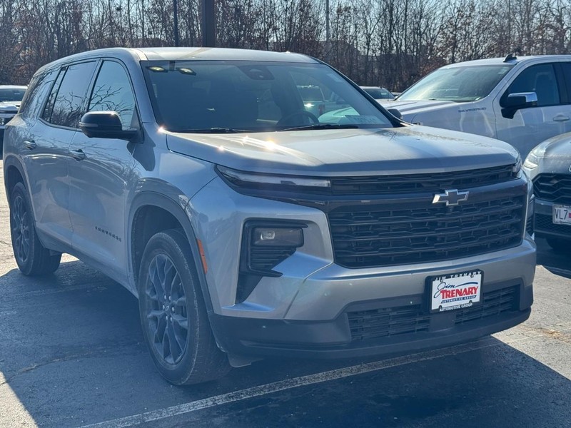 Chevrolet Traverse Vehicle Image 02