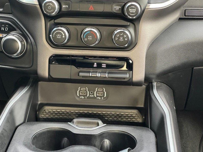 Ram 1500 Vehicle Image 14