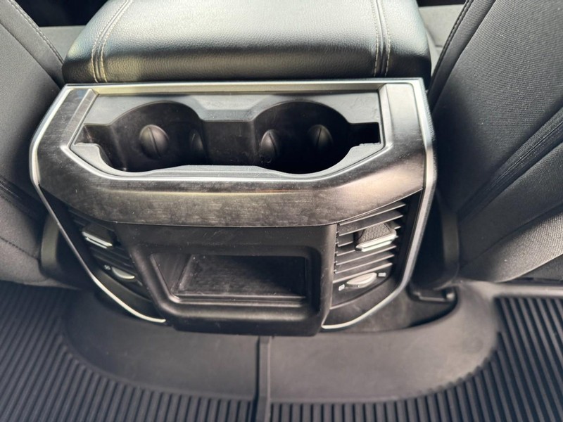 Ram 1500 Vehicle Image 16