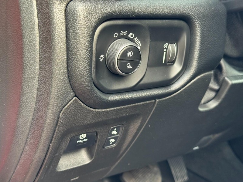 Ram 1500 Vehicle Image 17