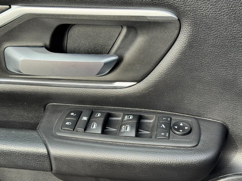 Ram 1500 Vehicle Image 24