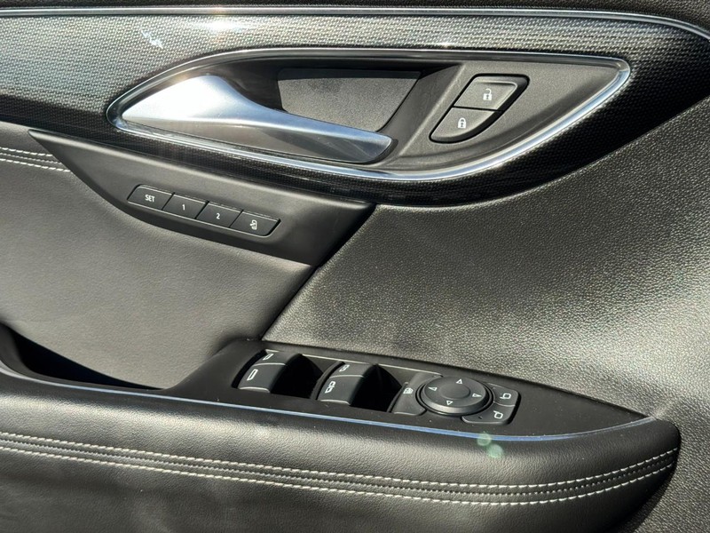 Buick Envision Vehicle Image 24