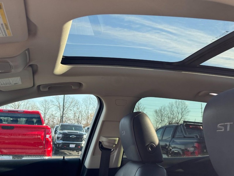 Buick Envision Vehicle Image 25