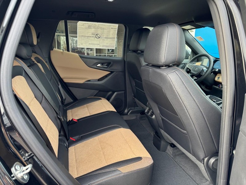 Chevrolet Equinox Vehicle Image 05