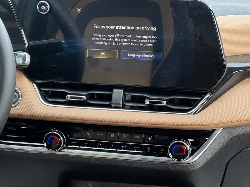 Chevrolet Equinox Vehicle Image 08