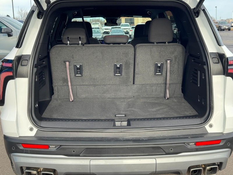 Chevrolet Traverse Vehicle Image 04