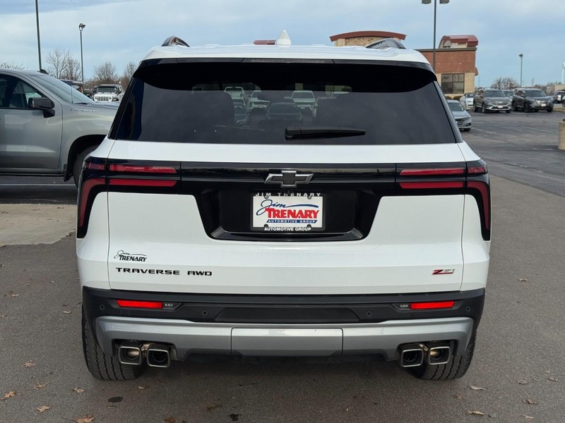 Chevrolet Traverse Vehicle Image 05