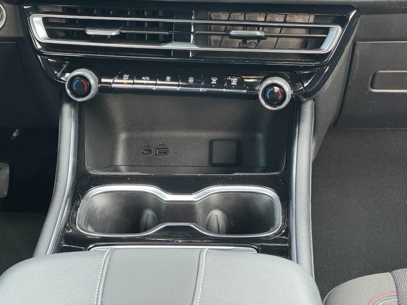 Chevrolet Traverse Vehicle Image 15