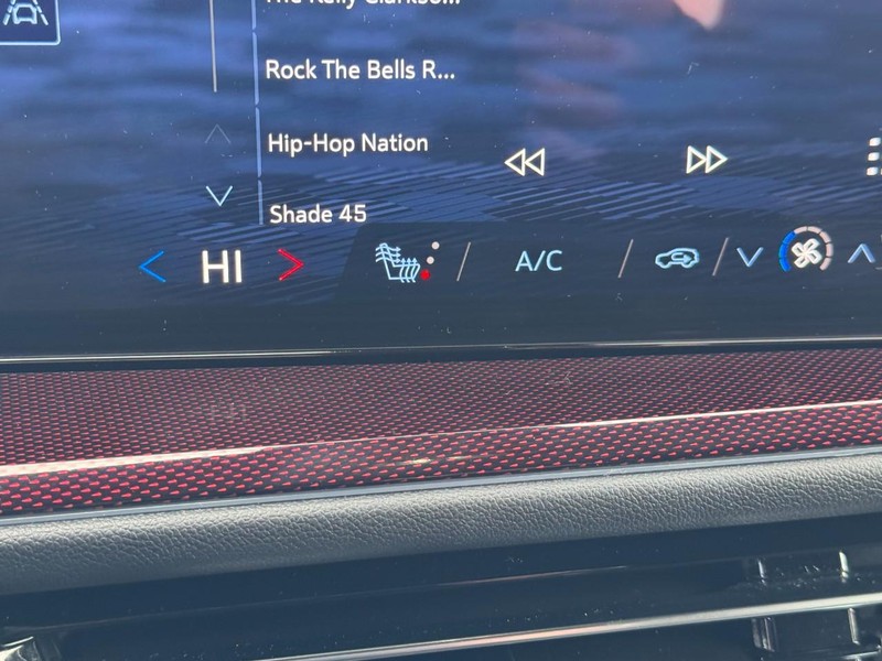 Chevrolet Traverse Vehicle Image 22